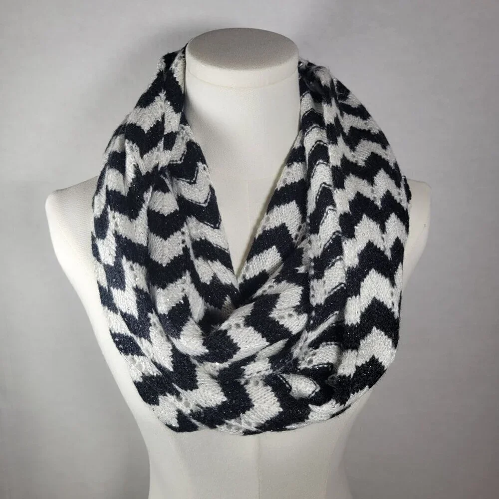 Calvin Klein Woman Chevron Pattern Sequined Black & White Knit Infinity Scarf